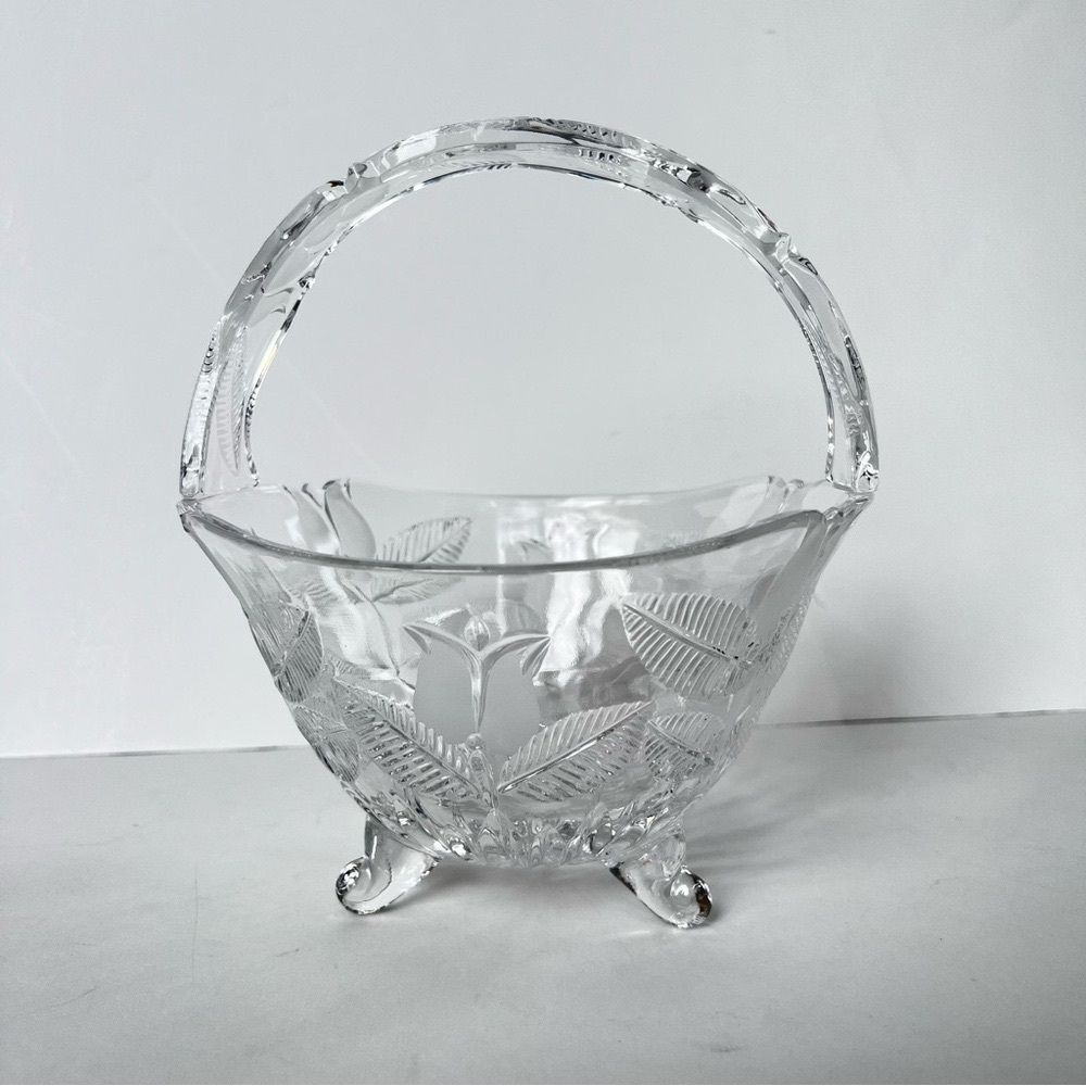 Vintage Crystal Cut Footed Pedestal Floral Ice Bucket Candy Basket Decor